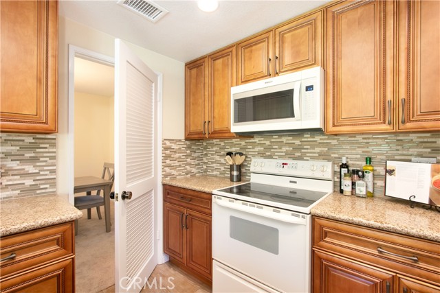 Detail Gallery Image 13 of 52 For 921 Lytle St, Redlands,  CA 92374 - 4 Beds | 2/1 Baths