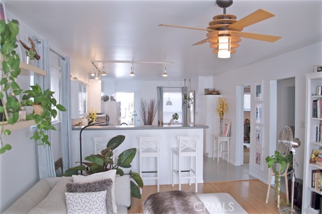 2314 Manhattan Avenue, Hermosa Beach, California 90254, 3 Bedrooms Bedrooms, ,2 BathroomsBathrooms,Residential,Sold,Manhattan,SB21195213