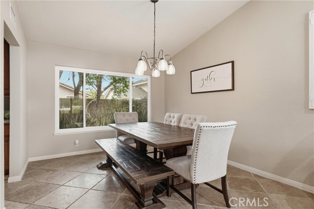 Detail Gallery Image 12 of 52 For 1513 Glenn Cir, Placentia,  CA 92870 - 4 Beds | 2/1 Baths