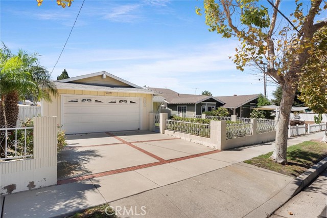 24209 Ward Street, Torrance, California 90505, 3 Bedrooms Bedrooms, ,2 BathroomsBathrooms,Residential,For Sale,Ward,SB25214002