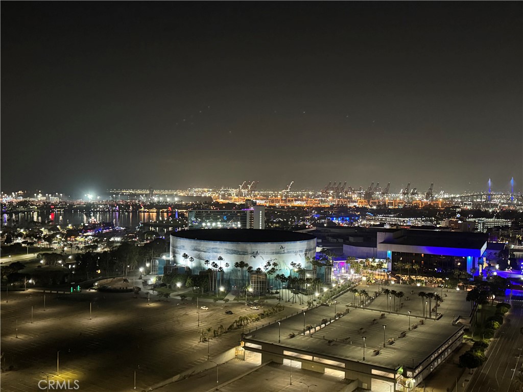 https://media.crmls.org/medias/70b053b6-4a58-42fc-b00d-4e8721a518bb.jpg?preset=X-Large