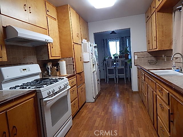 1427 Yolo Street, Corning CA: https://media.crmls.org/medias/70b0f2f6-62ed-4ffc-9a31-1d2434f5d37d.jpg