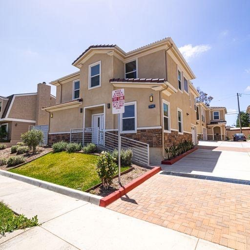 7792 Liberty Drive, Huntington Beach CA: https://media.crmls.org/medias/70b17634-3a9e-4aea-9284-32463a280815.jpg