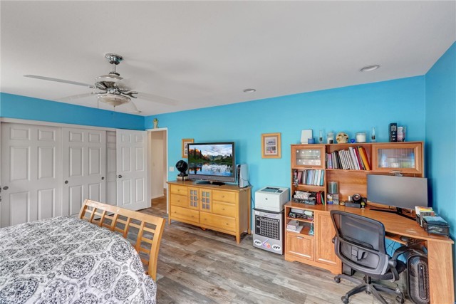 13576 Oxford Ct, Chino CA: https://media.crmls.org/medias/70b1c4cf-62a1-421b-b3e4-ecdba678840f.jpg