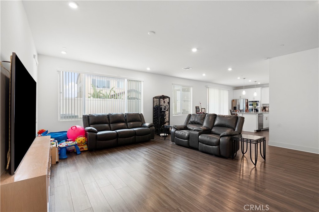 MLS #IV25027900 img 13