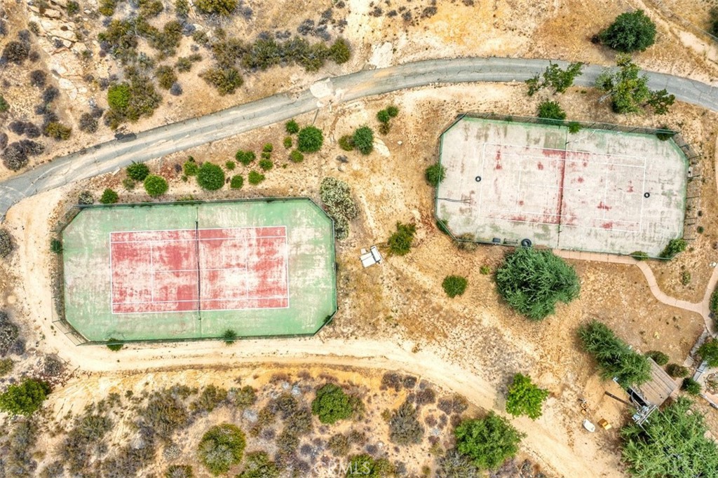 https://media.crmls.org/medias/70b220a7-9585-489d-ae59-258f1a212c03.jpg?preset=X-Large