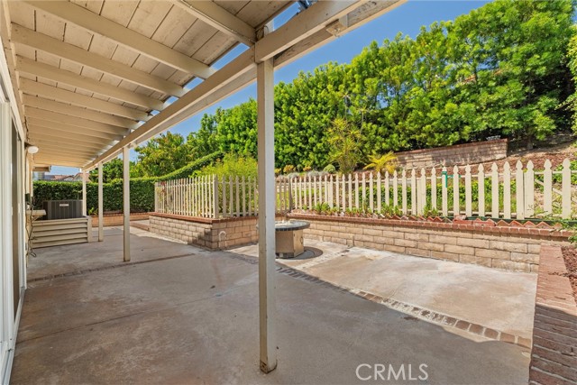 24101 Cindy Lane, Lake Forest CA: https://media.crmls.org/medias/70b23c68-93fa-46ce-b669-f023980ad395.jpg