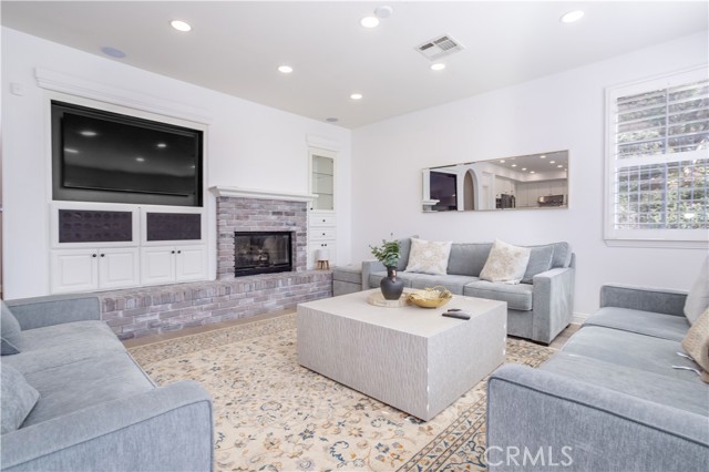 Detail Gallery Image 12 of 39 For 5474 Sunlight, Simi Valley,  CA 93063 - 6 Beds | 4 Baths