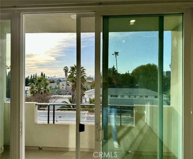Detail Gallery Image 17 of 34 For 5820 La Mirada Ave #403,  Hollywood,  CA 90038 - 2 Beds | 2 Baths