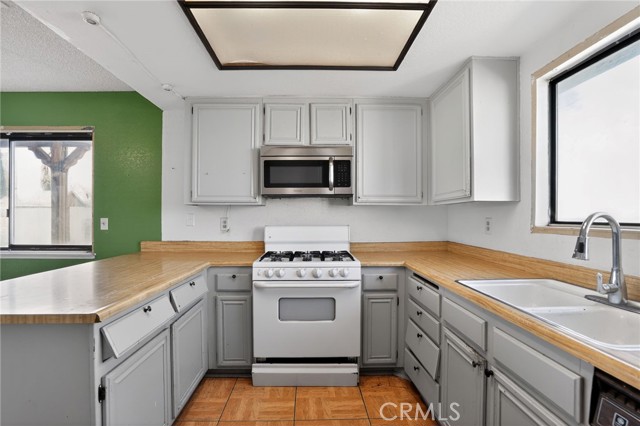 Detail Gallery Image 17 of 30 For 2559 E Avenue J2, Lancaster,  CA 93535 - 3 Beds | 2 Baths