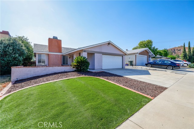 Detail Gallery Image 2 of 30 For 183 N Torn Ranch Rd, Lake Elsinore,  CA 92530 - 3 Beds | 2 Baths