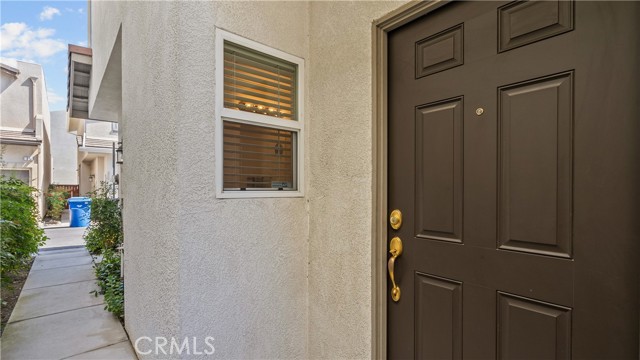 Detail Gallery Image 6 of 32 For 9001 Owensmouth Ave #3,  Canoga Park,  CA 91304 - 3 Beds | 2/1 Baths
