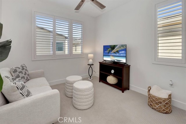171 Junco, Irvine CA: https://media.crmls.org/medias/70b648e5-c92b-4b6e-bf08-98b57995072e.jpg