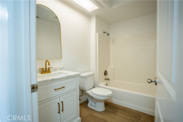 7122 Aster Road, Oak Hills CA: https://media.crmls.org/medias/70b64c9b-60e4-4eb9-bb20-d0cfd7912ee9.jpg
