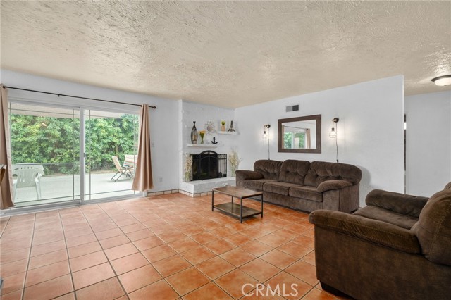 510 Archibald Court, Colton CA: https://media.crmls.org/medias/70b66ab9-8794-40bf-9610-3821e9d7bb26.jpg