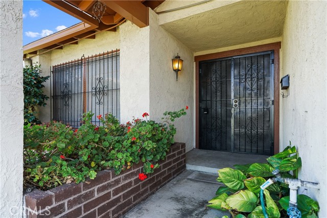 Image 2 for 5174 Meadow Wood Ave, Lakewood, CA 90712