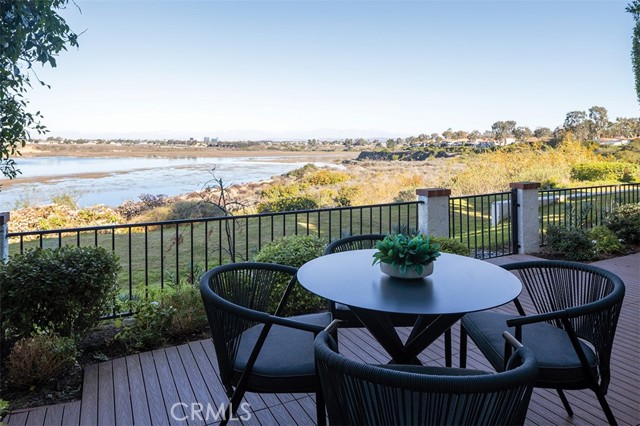 Detail Gallery Image 25 of 28 For 2175 Vista Entrada, Newport Beach,  CA 92660 - 3 Beds | 2/1 Baths