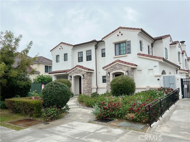 415 California Street, Arcadia CA: https://media.crmls.org/medias/70b75996-c9dc-4924-b6c7-00973b974e7f.jpg