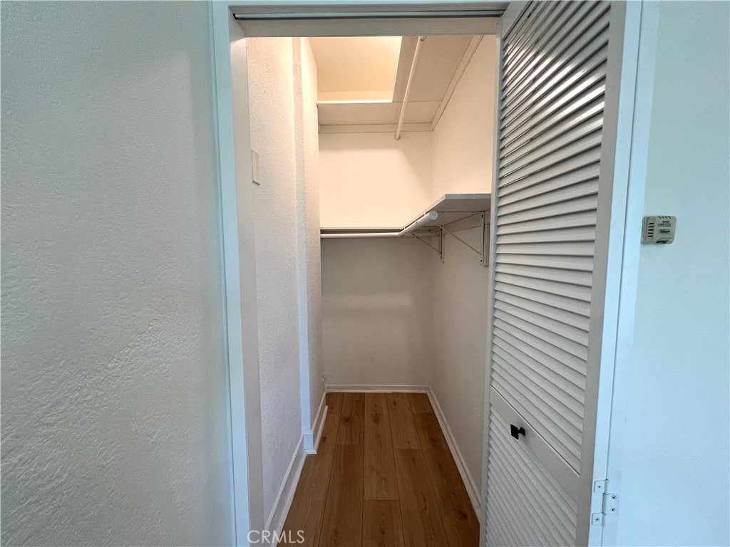 https://media.crmls.org/medias/70b799d6-5392-4452-ba2f-e19352b5445b.jpg?preset=X-Large
