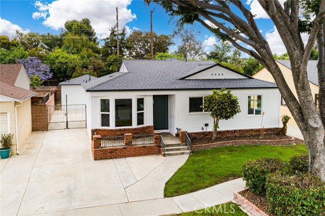 Detail Gallery Image 3 of 59 For 7020 Schroll St, Lakewood,  CA 90713 - 4 Beds | 4 Baths