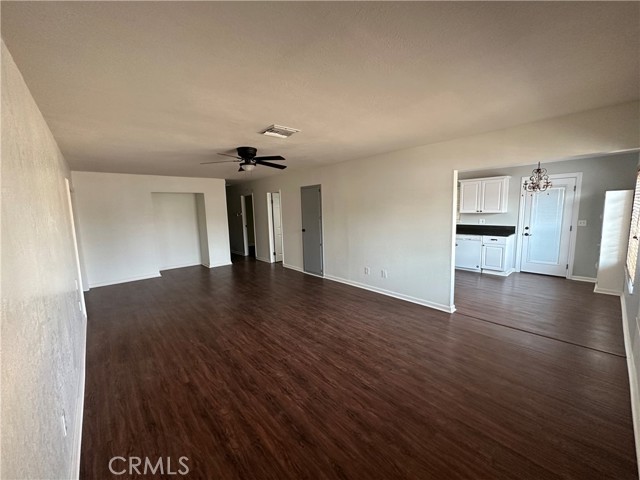 1013 Glacier, Barstow CA: https://media.crmls.org/medias/70b82b32-09de-442c-b69c-02b7bb70a540.jpg