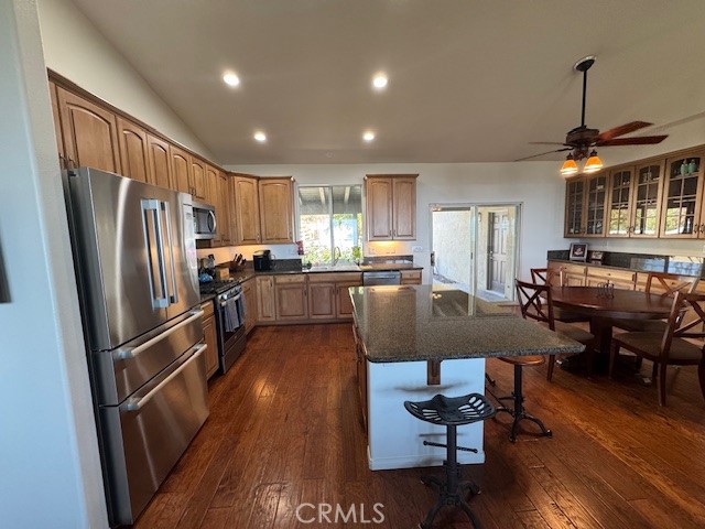 Detail Gallery Image 4 of 26 For 21650 Skyhill Pl, Perris,  CA 92570 - 4 Beds | 2 Baths