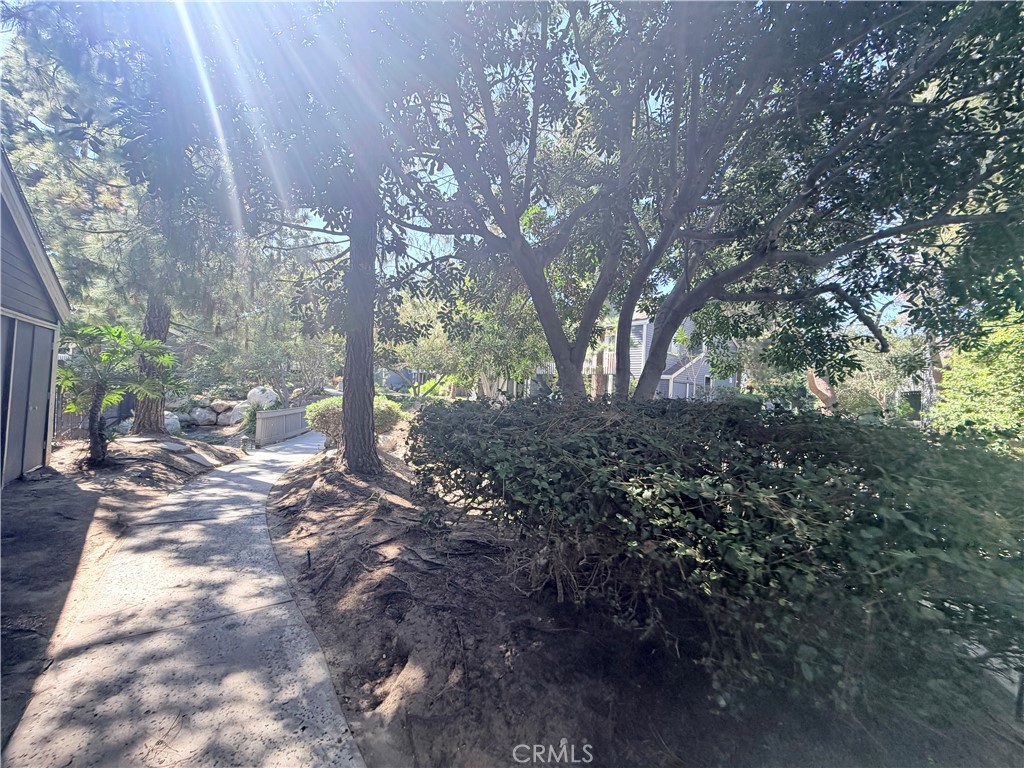 https://media.crmls.org/medias/70b91db9-4cfb-46b1-aff5-54b369645757.jpg?preset=X-Large