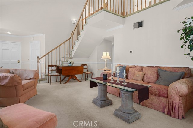 Detail Gallery Image 6 of 22 For 15058 Providence Ln, North Hills,  CA 91343 - 3 Beds | 2/1 Baths
