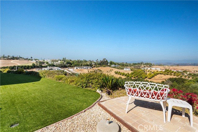 255 Puerta De Lomas, Fallbrook CA: https://media.crmls.org/medias/70ba4936-04a6-46d0-b385-fa6d49c09d7d.jpg