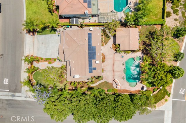 2394 Old Heritage Road, Riverside CA: https://media.crmls.org/medias/70ba5bb2-01e0-42a7-bb9a-7a722d4f561d.jpg
