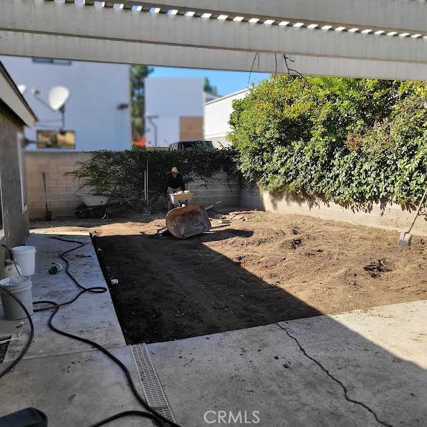 Detail Gallery Image 9 of 13 For 25151 Costeau, Laguna Hills,  CA 92653 - 4 Beds | 2 Baths