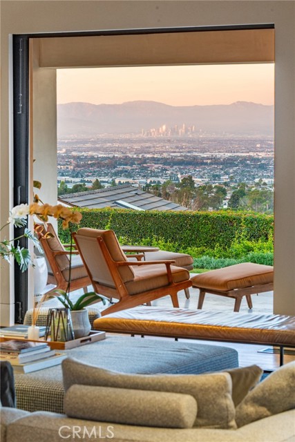 38 Saddleback, Rolling Hills CA: https://media.crmls.org/medias/70bbcf34-a730-4018-b51d-7f86b3c34a5c.jpg