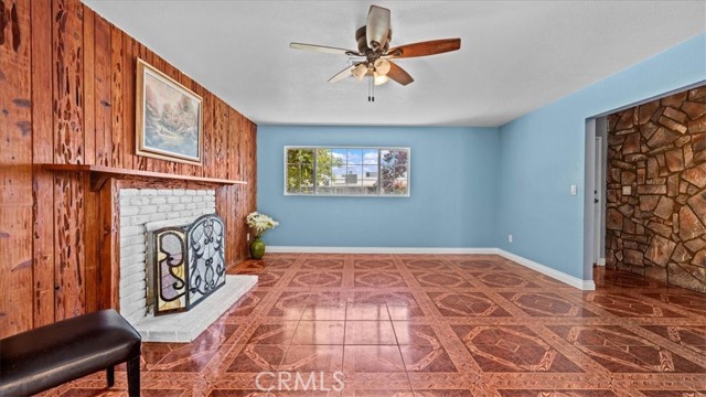 878 E Holly Street, Rialto CA: https://media.crmls.org/medias/70bc3c7d-1a02-44b4-b367-dc5e124098ab.jpg