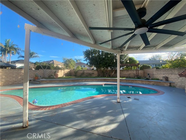 Detail Gallery Image 29 of 31 For 19608 Runnymede St, Reseda,  CA 91335 - 4 Beds | 3/1 Baths