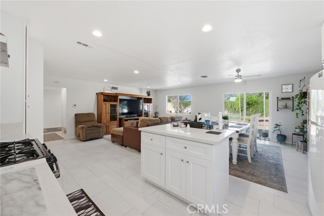 Detail Gallery Image 18 of 38 For 1080 Sapphire, Corona,  CA 92882 - 4 Beds | 2 Baths