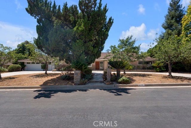 10335 Sylvia Avenue, Porter Ranch CA: https://media.crmls.org/medias/70bddd63-d254-4659-b3a5-481dd96f78f0.jpg