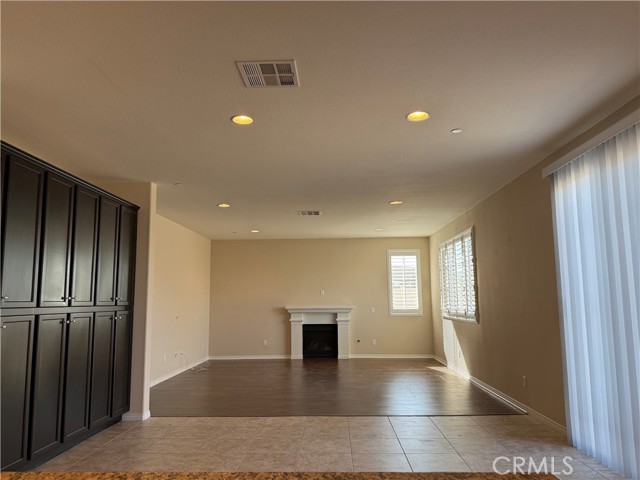 Detail Gallery Image 4 of 16 For 7435 Silver Saddle Ct., Corona,  CA 92880 - 4 Beds | 3/1 Baths