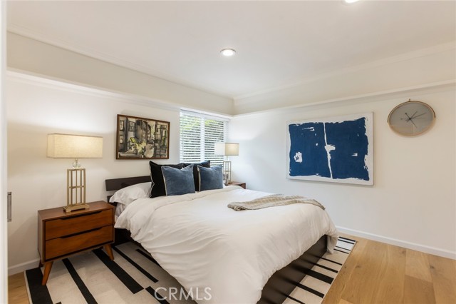22253 Del Valle Street, Woodland Hills CA: https://media.crmls.org/medias/70be6f6b-ba01-47e5-a704-79bc8e2b7bed.jpg