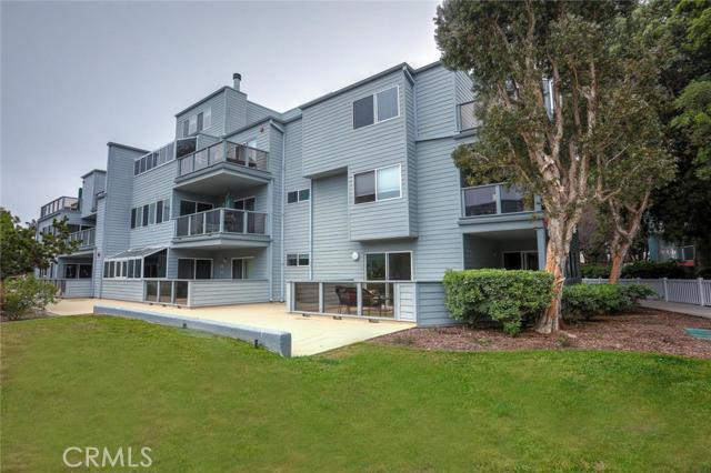 210 The Village, Redondo Beach, California 90277, 2 Bedrooms Bedrooms, ,1 BathroomBathrooms,Residential,Sold,The Village,SB16118974