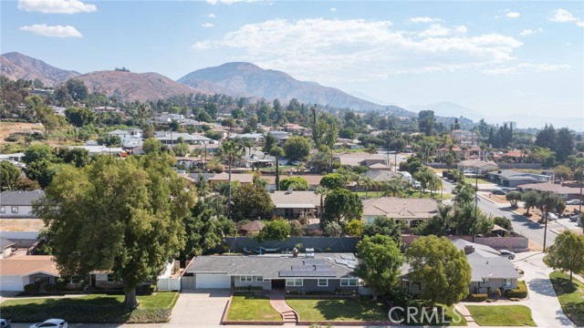 Detail Gallery Image 1 of 1 For 3915 Camellia Dr, San Bernardino,  CA 92404 - 3 Beds | 2 Baths