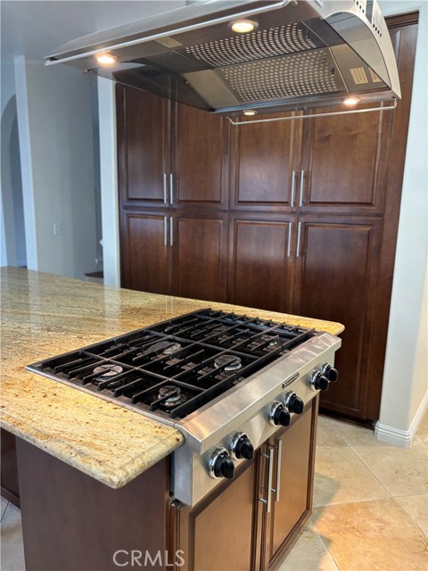 Detail Gallery Image 9 of 40 For 1477 Floral Park, Corona,  CA 92881 - 4 Beds | 3 Baths