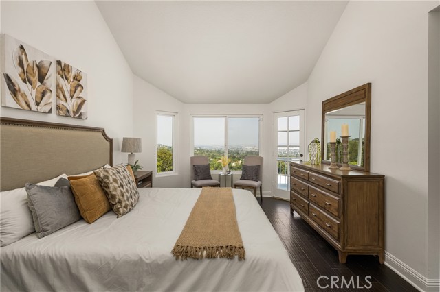 580 S Londerry Ln, Anaheim Hills CA: https://media.crmls.org/medias/70bfec86-693a-4bc8-b56f-c9b94933ac50.jpg