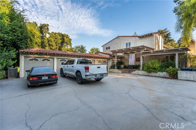 Detail Gallery Image 11 of 53 For 1730 Canyon Rd, Redlands,  CA 92373 - 4 Beds | 4/1 Baths