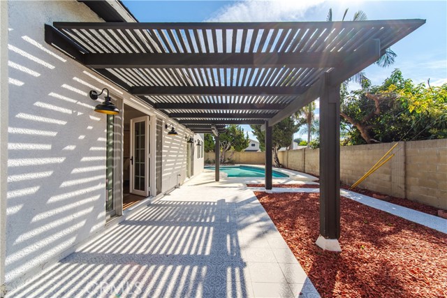 630 Shady Ln, Placentia CA: https://media.crmls.org/medias/70c18093-fcdd-4871-9c3c-59dd957830c8.jpg