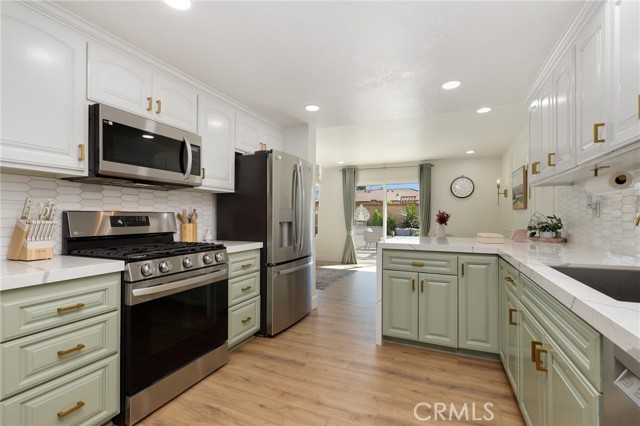 Detail Gallery Image 7 of 21 For 2332 Aspen St, Tustin,  CA 92782 - 3 Beds | 2/1 Baths