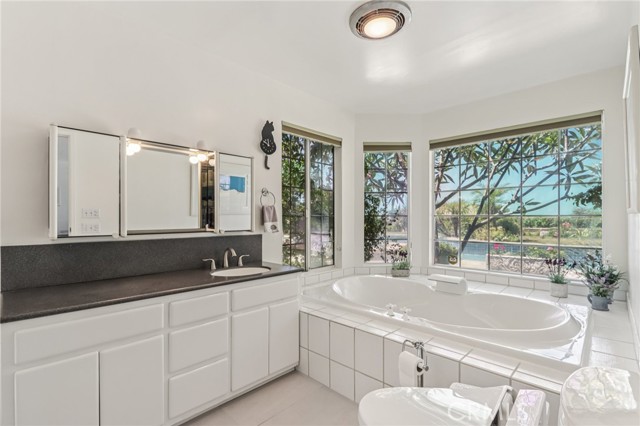 Detail Gallery Image 24 of 42 For 12131 Woodley Ave, Granada Hills,  CA 91344 - 4 Beds | 2/1 Baths