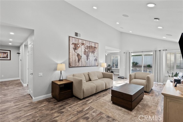 Detail Gallery Image 3 of 33 For 18 Brookdale, Irvine,  CA 92604 - 3 Beds | 2 Baths