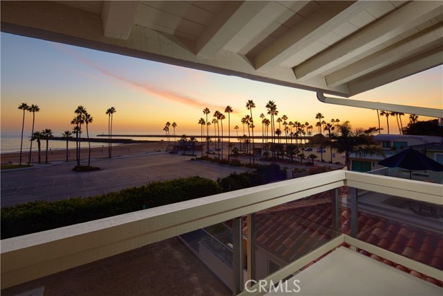 Detail Gallery Image 28 of 33 For 3024 Breakers Dr, Corona Del Mar,  CA 92625 - 7 Beds | 5/1 Baths