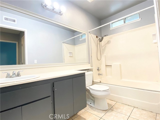 Detail Gallery Image 13 of 19 For 14515 Woodland Dr #15,  Fontana,  CA 92337 - 2 Beds | 1 Baths