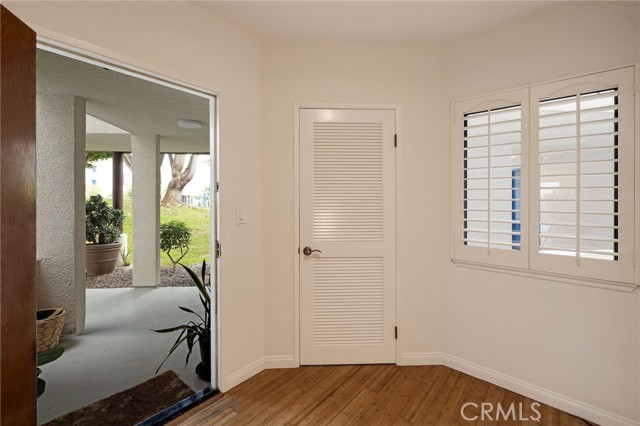 Detail Gallery Image 5 of 38 For 510 the Village #103,  Redondo Beach,  CA 90277 - 2 Beds | 2 Baths